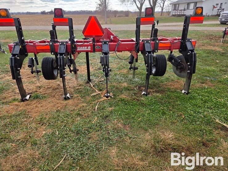 case-ih-2500-image-7