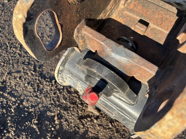 takeuchi-tb230-image-13