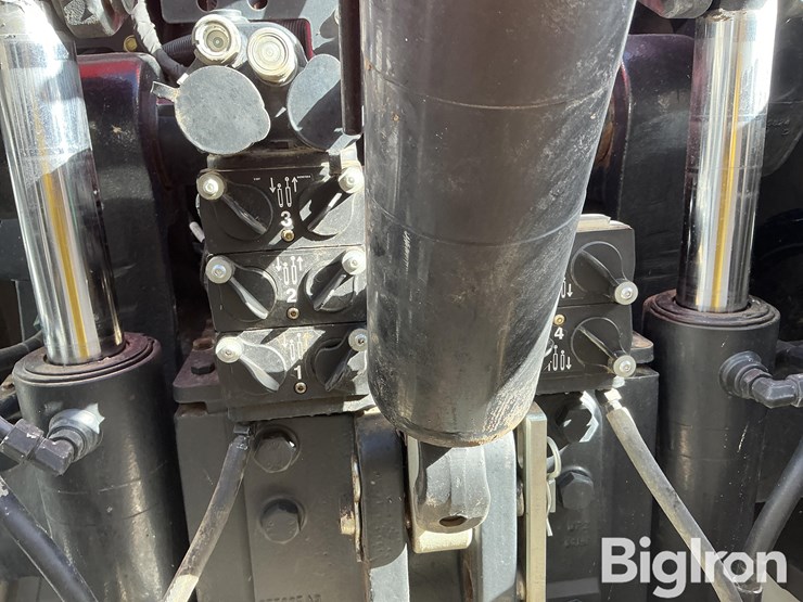 case-ih-magnum-310-image-11