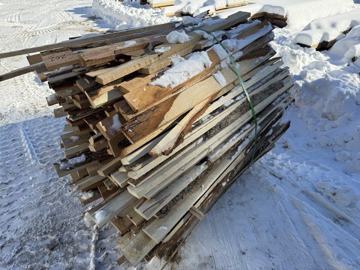 pallet-of-lumber-image-4