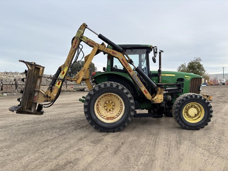 john-deere-7130-image-7