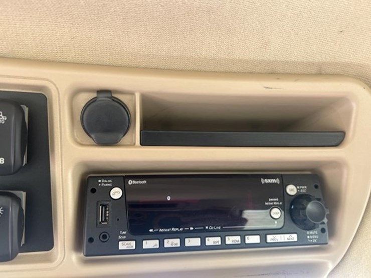 #155-•-2023-steiger-500rt-cvt-image-40