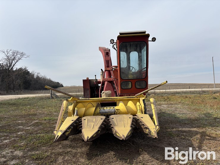 new-holland-1880-image-2