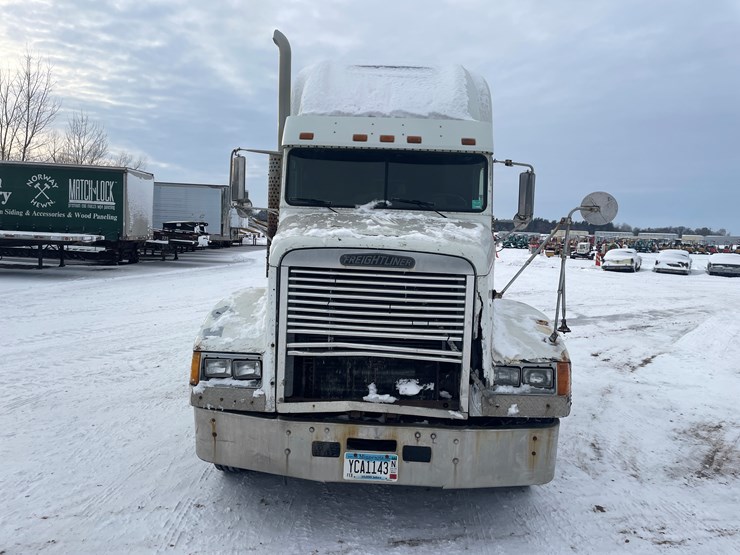 #1154-•-1996-freightliner-truck-tractor-(has-mn-reconstructed-title)-image-8