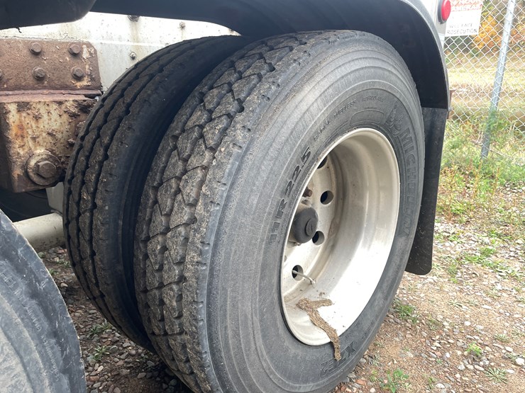 heil-trailer-image-6