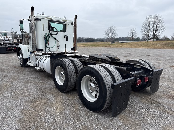 2016-international-9900i-image-4