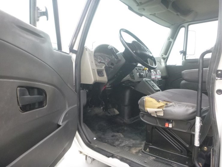 2013-international-durastar-4400-image-17