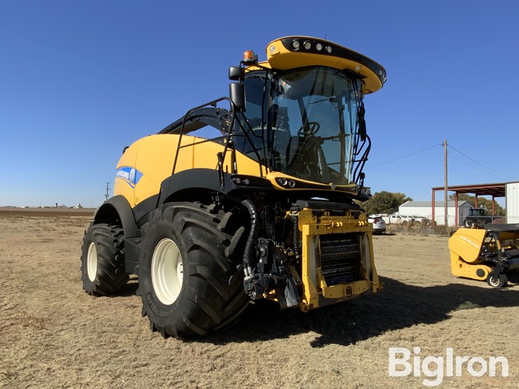 new-holland-fr850-image-3