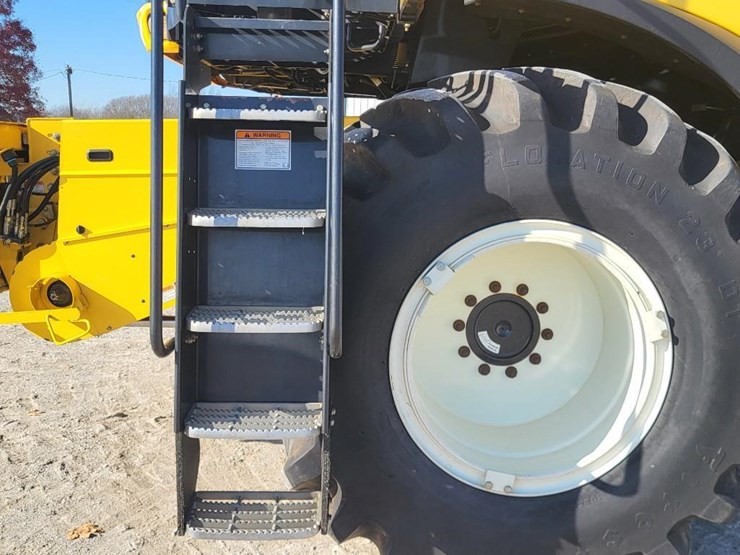 new-holland-cr9040-image-117