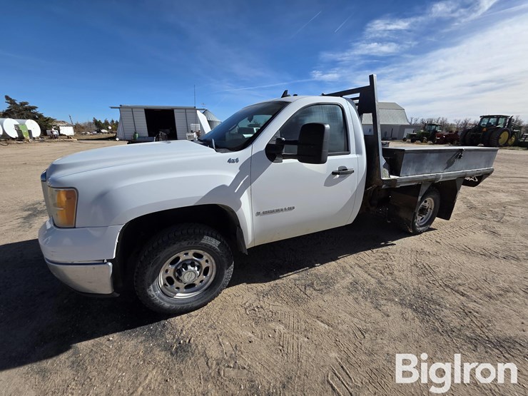 2009-gmc-sierra-2500hd-image-1