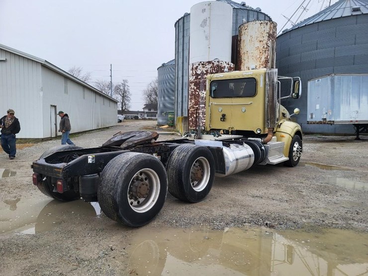 2012-peterbilt-386-image-5