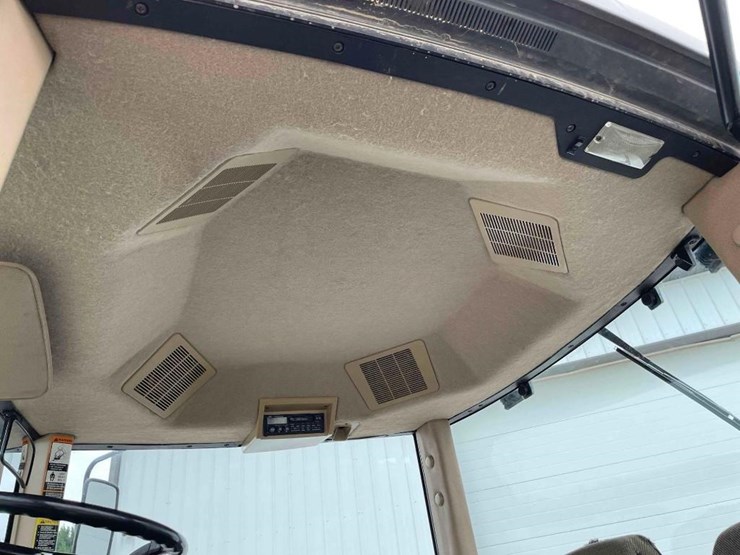 john-deere-8300-image-35