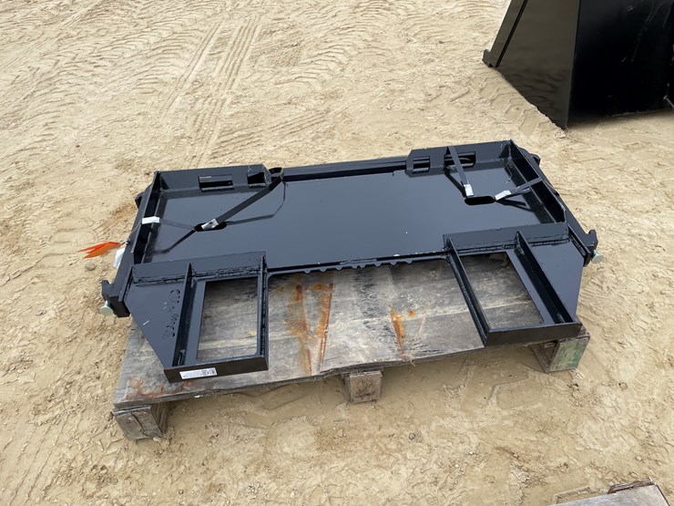 #2562-•-new-kc-45"-skid-steer-fork-frame-with-forks-image-5