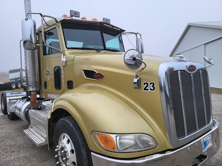 2012-peterbilt-386-image-40