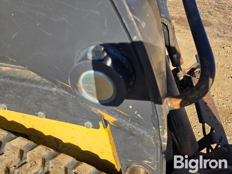 new-holland-c227-image-17