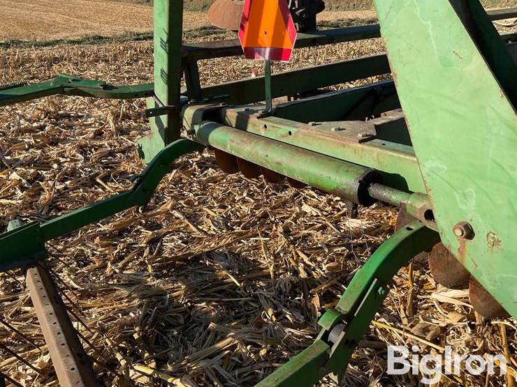 john-deere-235-image-15