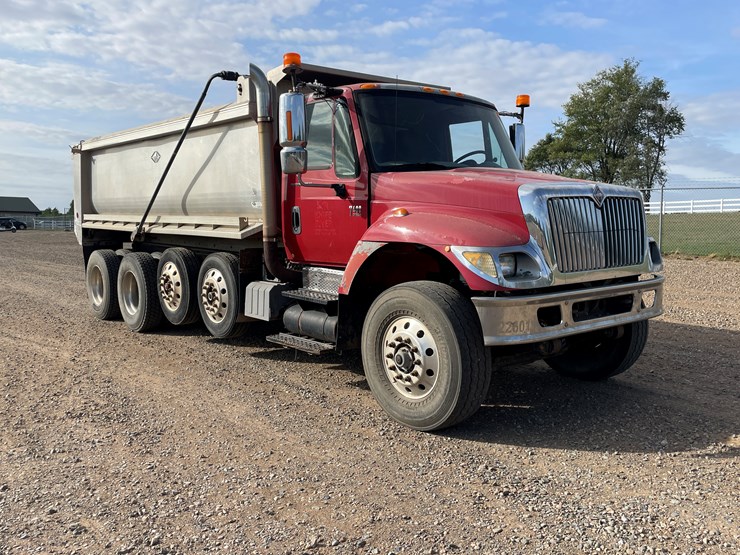 international-7400-image-7