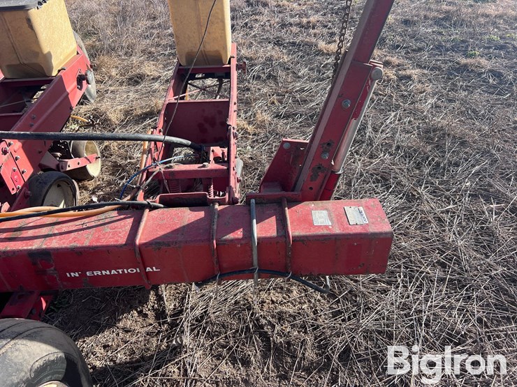 international-800-image-12