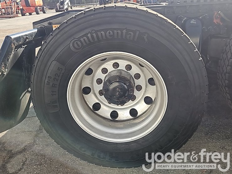 2018-freightliner-cascadia-image-15