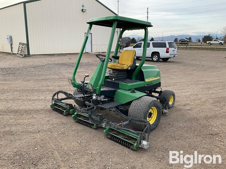 john-deere-3235b-image-1