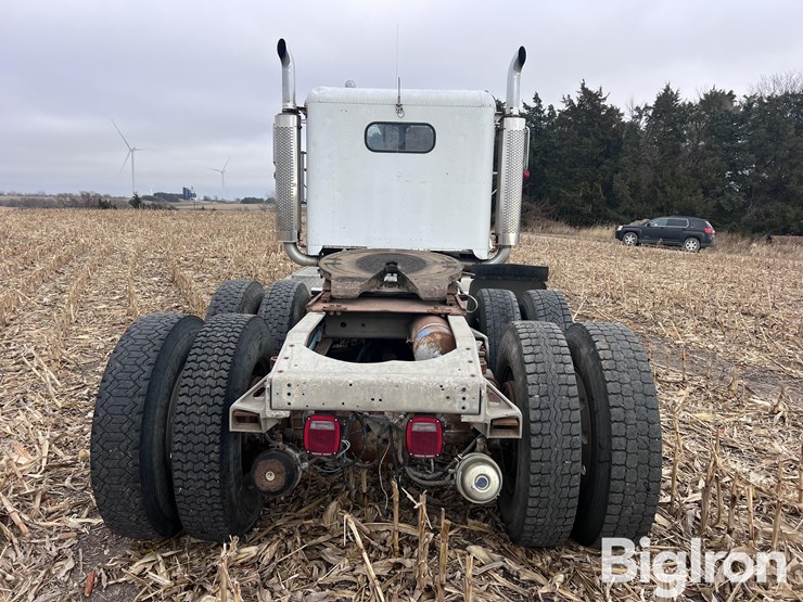 freightliner-flc120-image-5