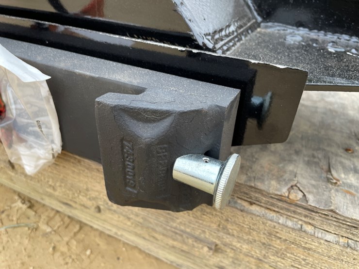 #2562-•-new-kc-45"-skid-steer-fork-frame-with-forks-image-13