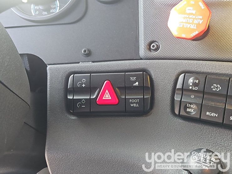 2018-freightliner-cascadia-image-50