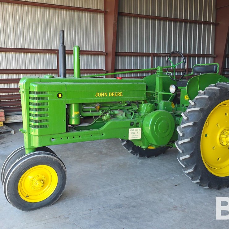 JOHN DEERE B
