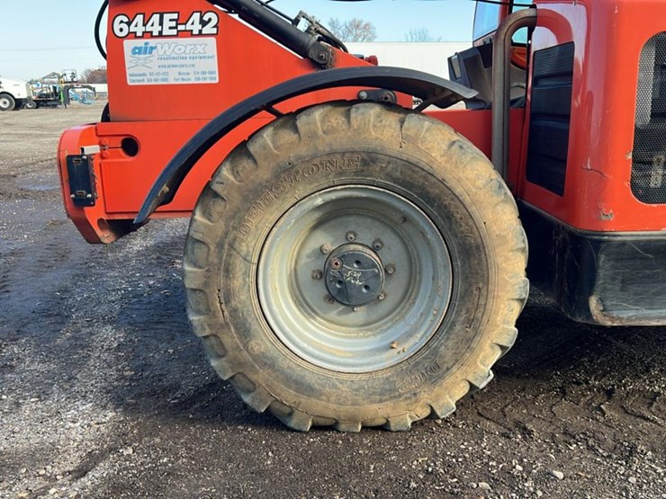 2005-lull-644e-42-image-58