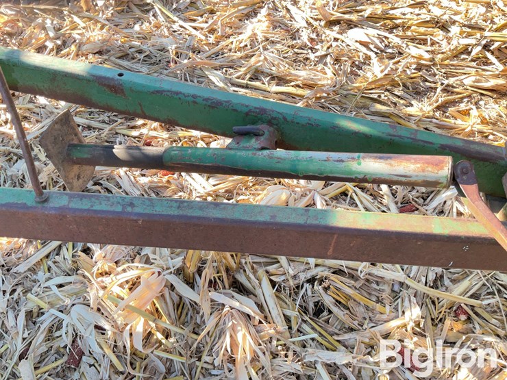 john-deere-235-image-10