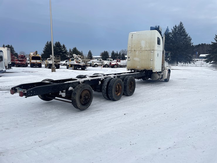 #1154-•-1996-freightliner-truck-tractor-(has-mn-reconstructed-title)-image-5