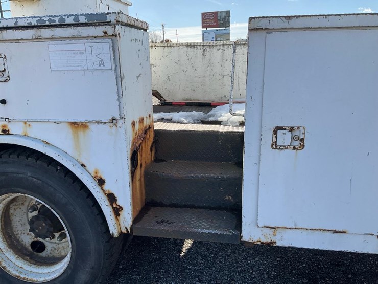 2001-international-4900-image-54