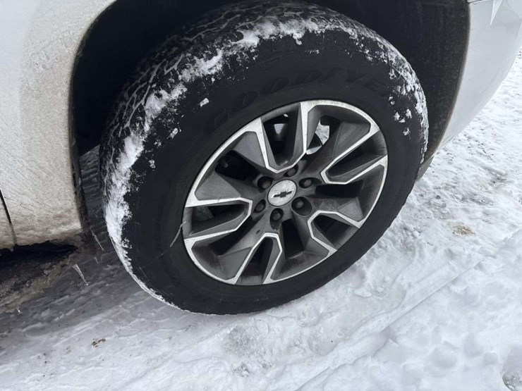 2013-chevrolet-tahoe-image-11