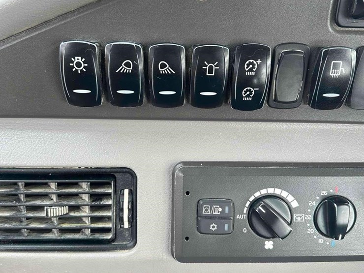 2019-volvo-a25g-image-29