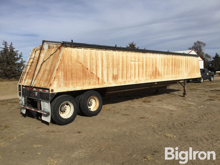 2000-neville-trailer-image-5