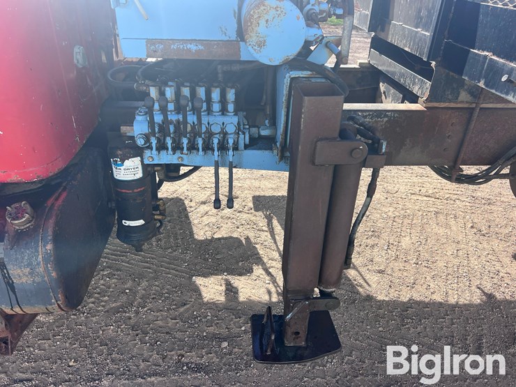 international-s1900-image-17