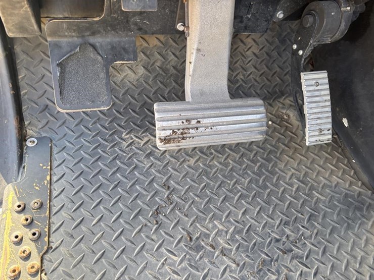 2018-genie-gth1056-image-38