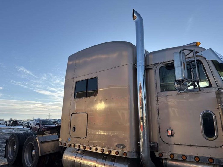 2001-peterbilt-379-image-23