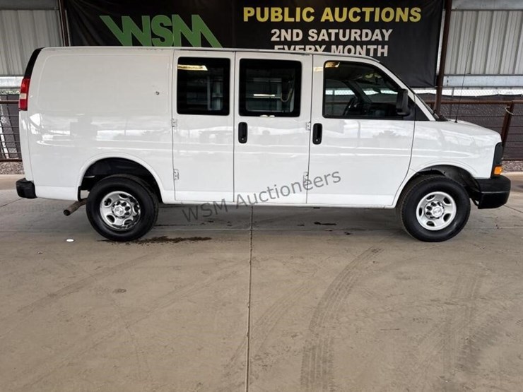 2014-chevrolet-express-2500-image-1