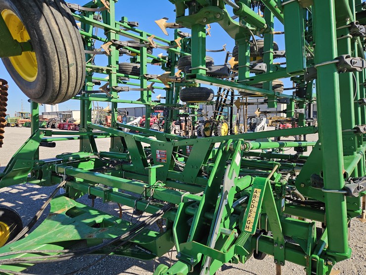 john-deere-2210-image-4