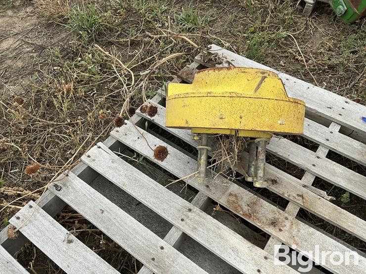 john-deere-10-image-1