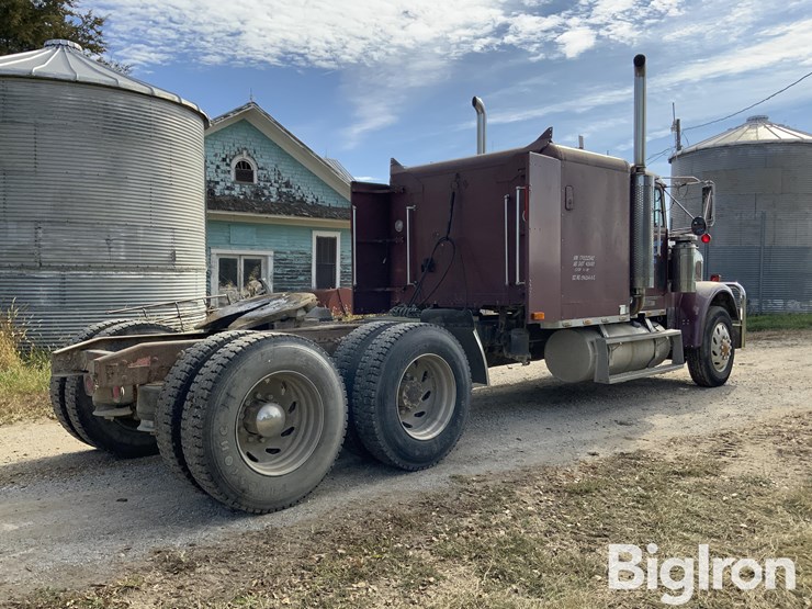 1996-freightliner-fld120-image-5