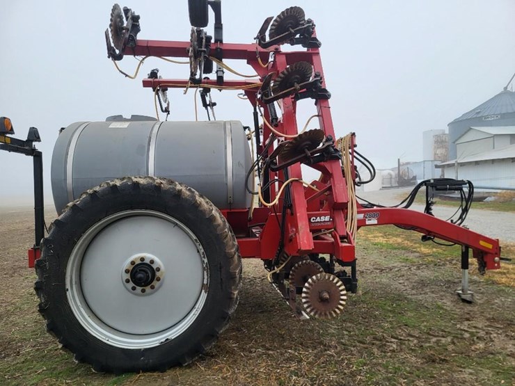 case-ih-2800-image-6
