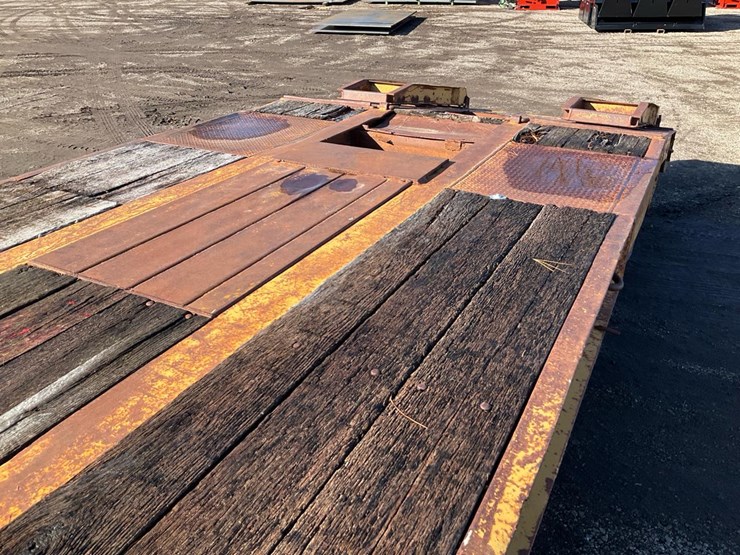 #2100-•-1967-beaver-flatbed-semi-trailer-image-18