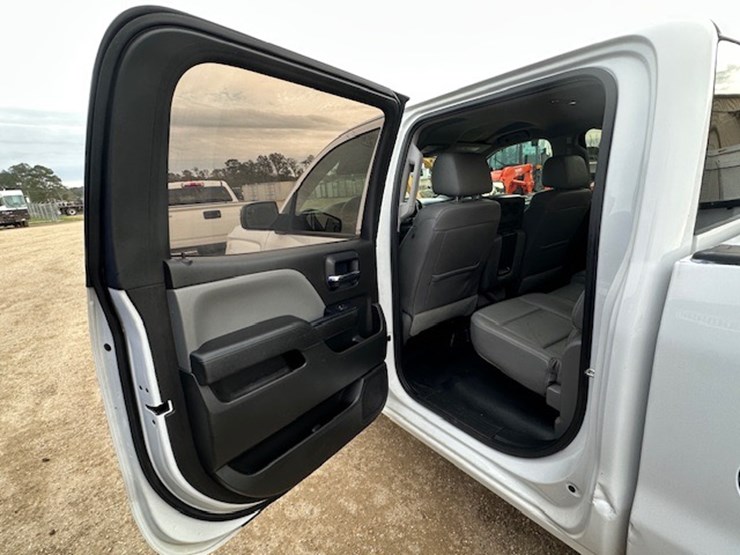 2016-chevrolet-2500-image-23