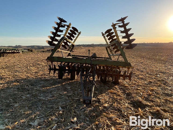 john-deere-230-image-2