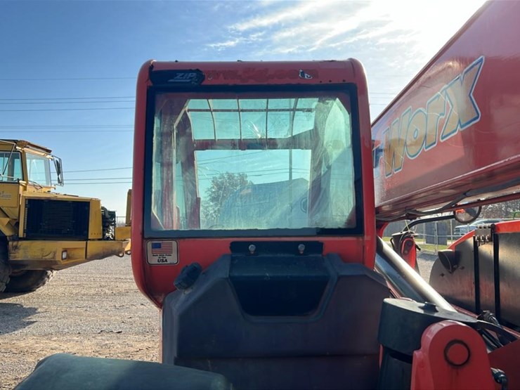 2005-lull-644e-42-image-24