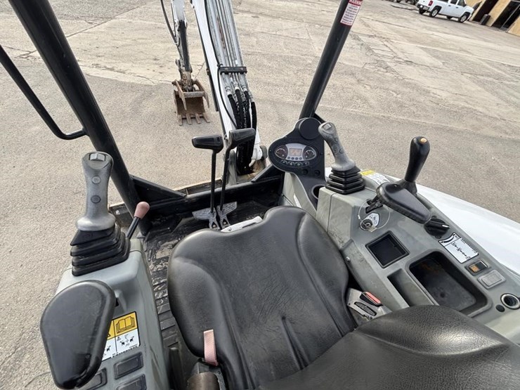 2021-bobcat-e35-image-25