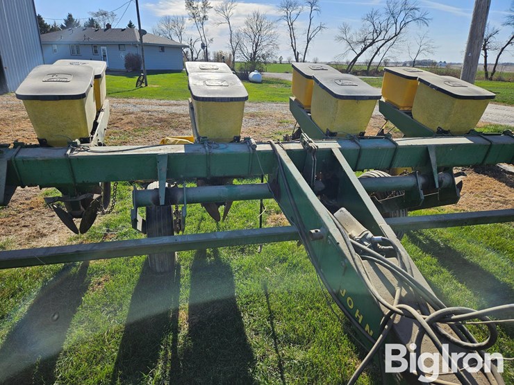 john-deere-7000-image-15