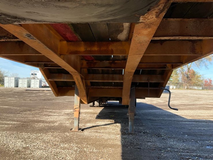 #2100-•-1967-beaver-flatbed-semi-trailer-image-9